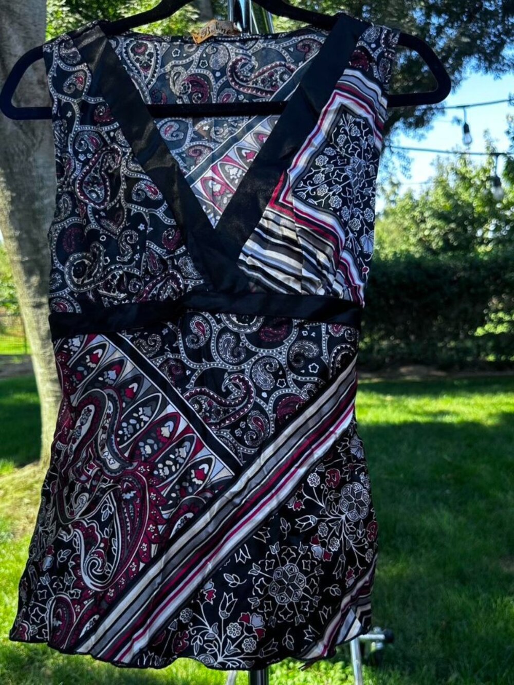 Y2K Black & red paisley print V-neck Top With Tie Back by B Mine Size S